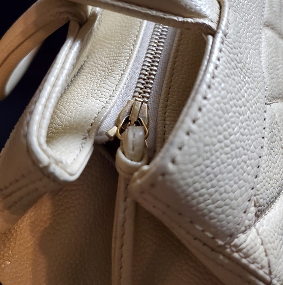 Chanel Matelasse Caviar CC Tote - Picture 16 of 16